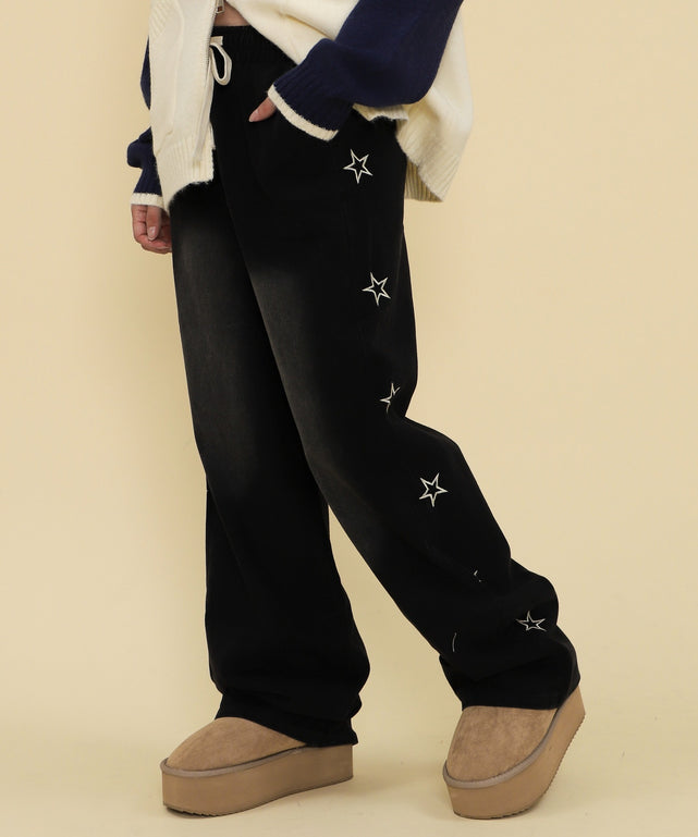 モチーフイージーパンツ/柄1 モデル：147cm F着用