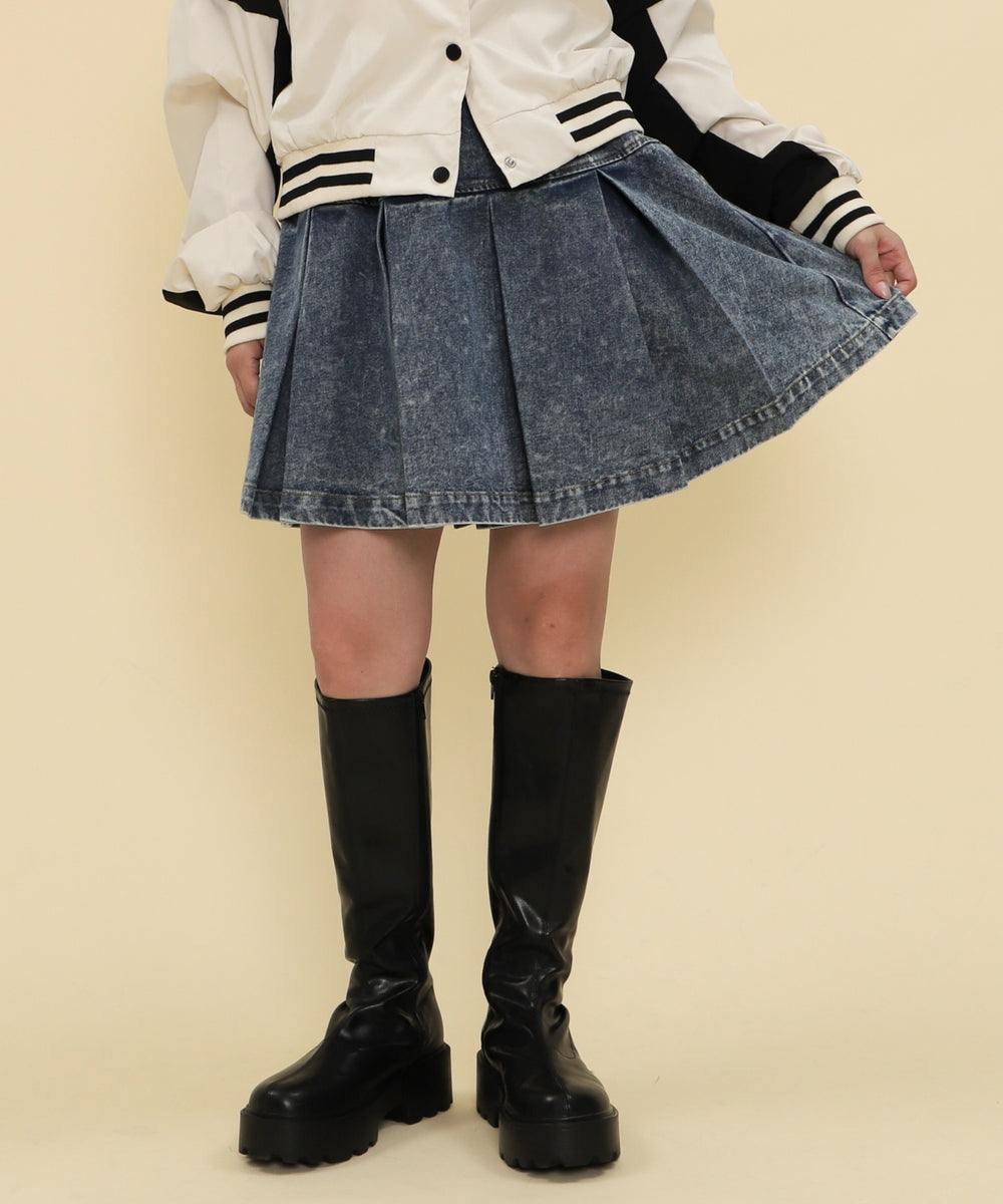 デニム淡加工 モデル：147cm F着用