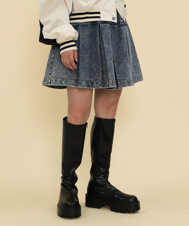 デニム淡加工 モデル：147cm F着用