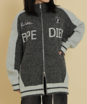 グレー モデル：147cm F着用