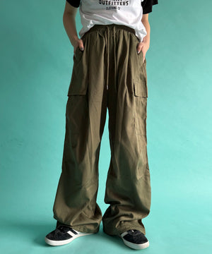 カーキ　モデル:155cm F着用