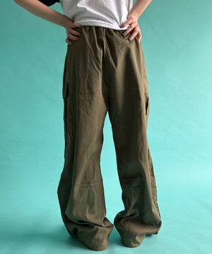 カーキ　モデル:155cm F着用