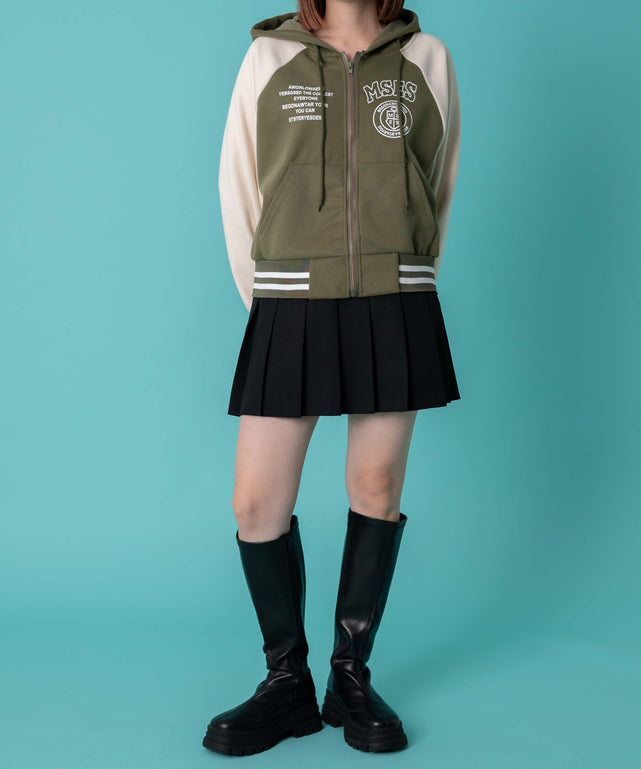 カーキ　モデル:155cm F着用