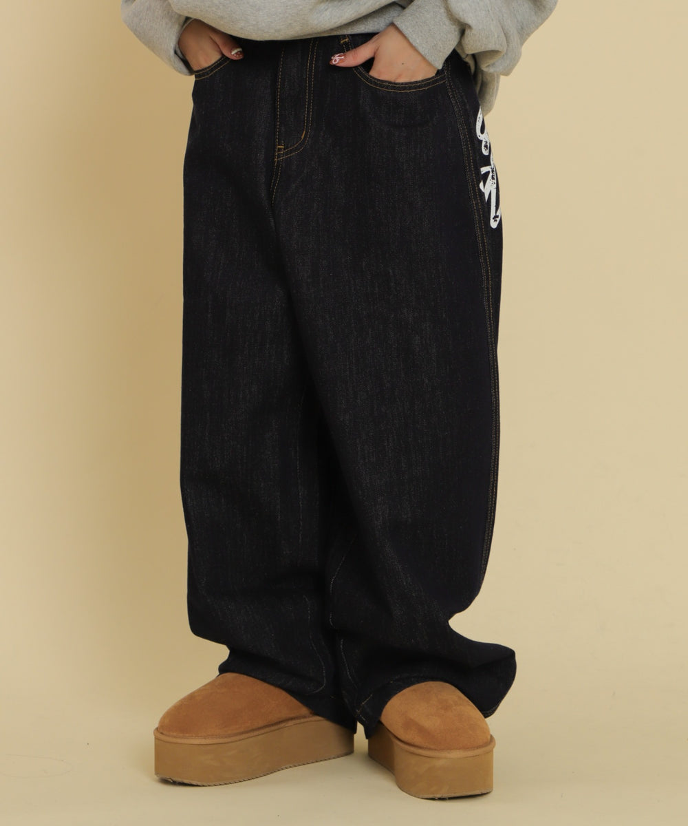 ブラック モデル：155cm M着用