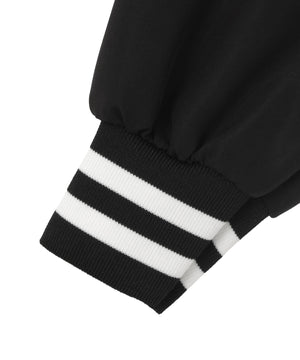 イニシャルロゴフードスタジャン