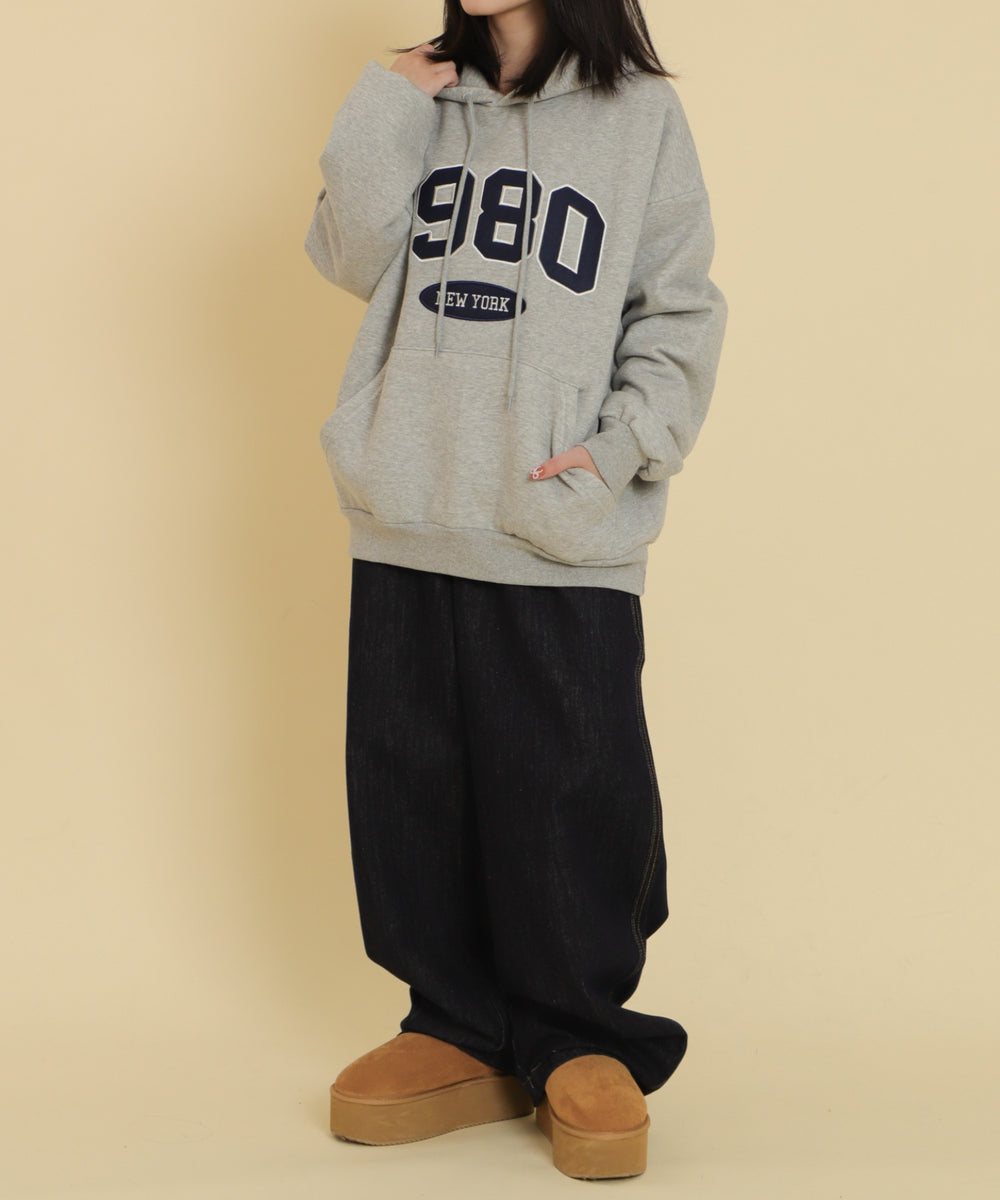 杢グレー モデル：147cm F着用