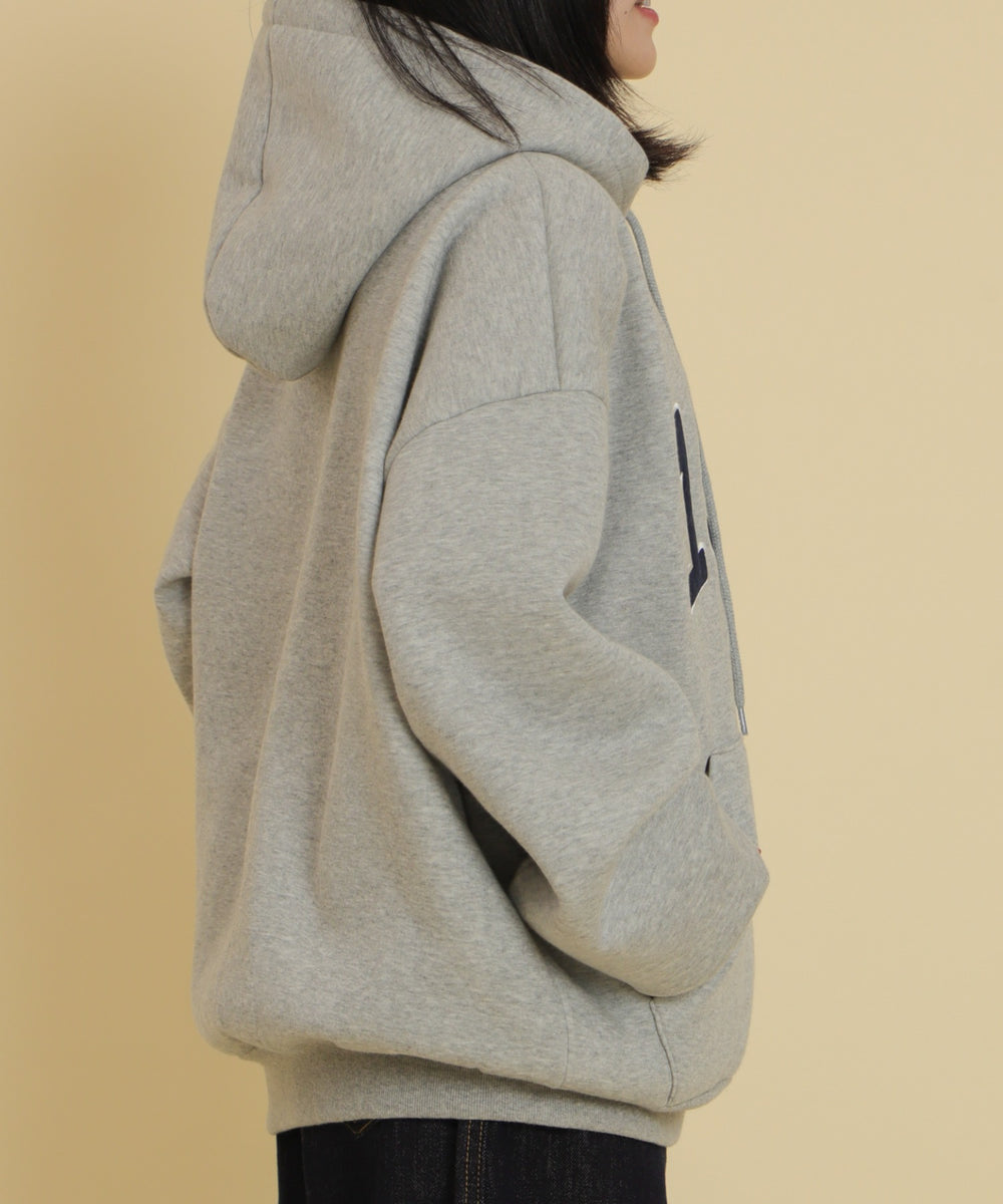 杢グレー モデル：147cm F着用