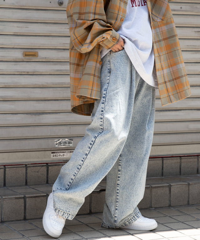 デニム淡ケミカル モデル：154cm M着用
