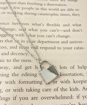 柄8(パドロック)