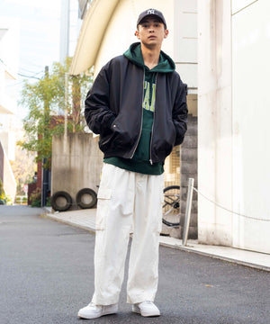ブラック モデル：182cm L着用ブラック モデル：182cm L着用