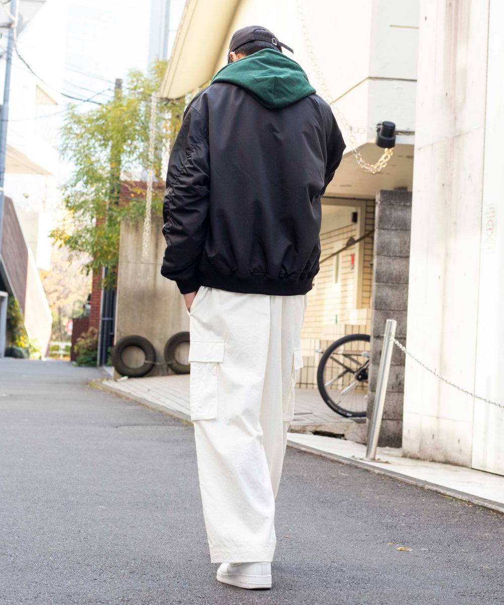 ブラック モデル：182cm L着用ブラック モデル：182cm L着用