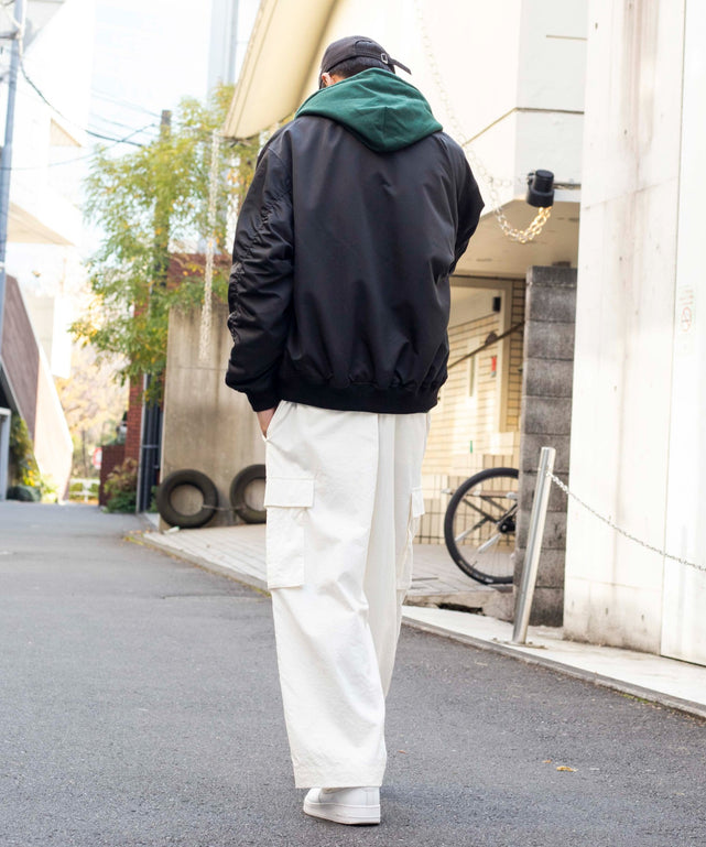 ブラック モデル：182cm L着用ブラック モデル：182cm L着用