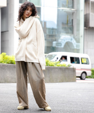 レッドその他 モデル：166cm L着用