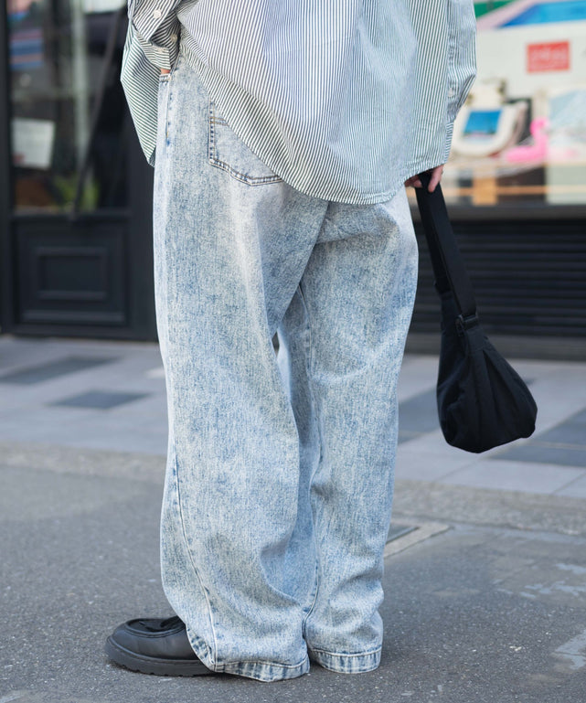 デニム淡加工色 モデル：174cm L着用