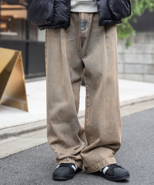 レッドその他 モデル：174㎝ L着用