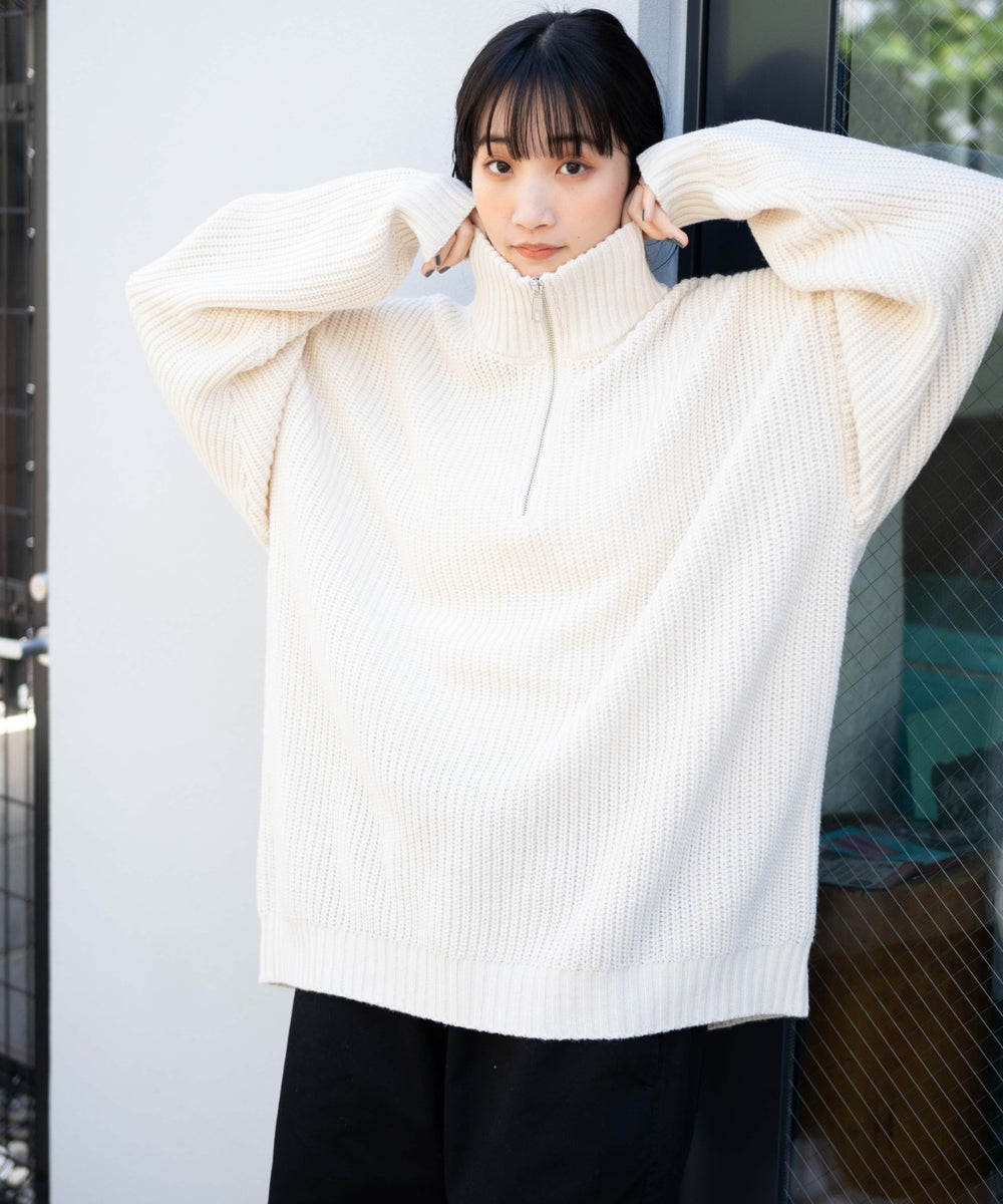 ホワイトアイボリー　モデル:165cm L着用