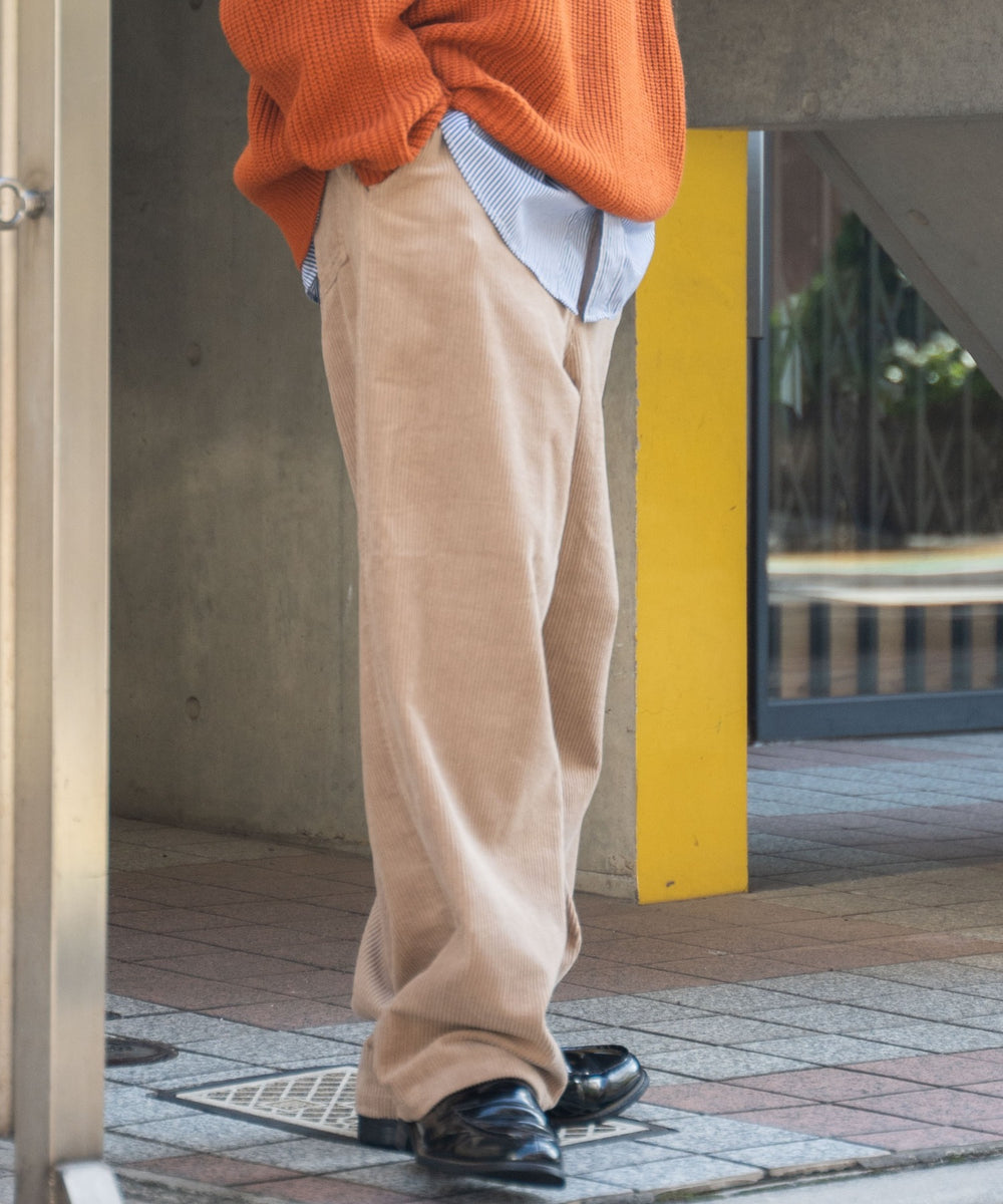 ベージュ モデル : 175cm L着用