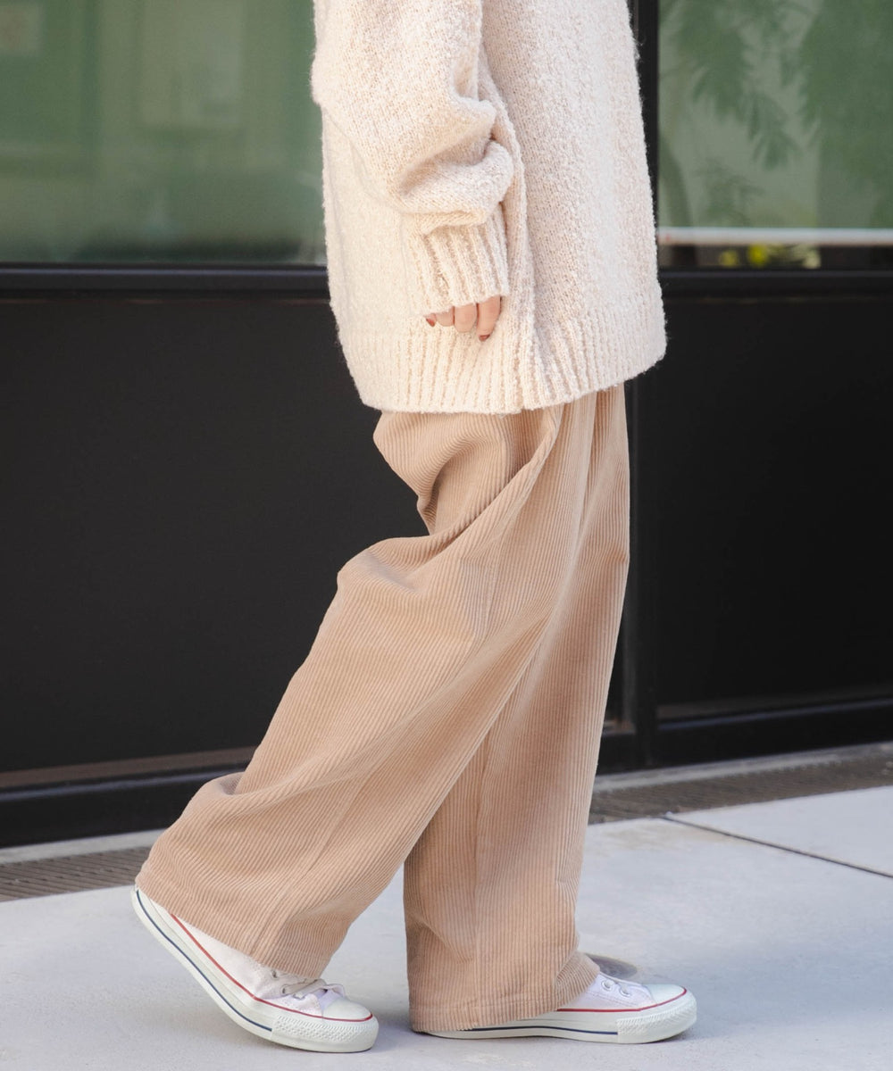 ベージュ モデル : 157cm L着用