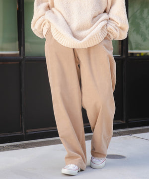 ベージュ モデル : 157cm L着用