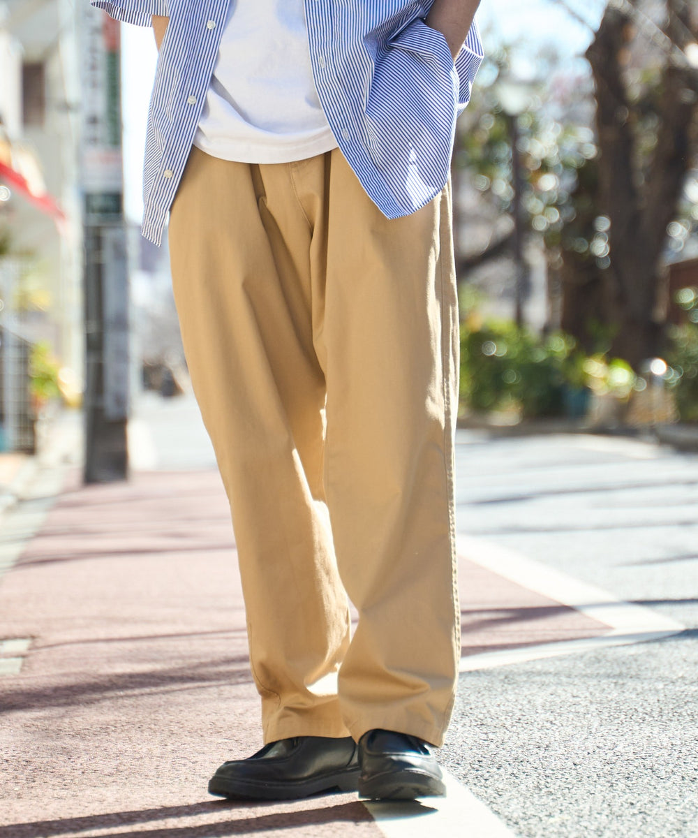 ベージュ モデル：172cm L着用