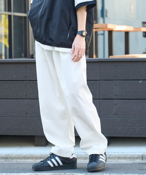 ホワイト モデル：172cm L着用