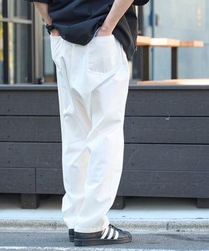 ホワイト モデル：172cm L着用