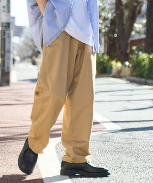 ベージュ モデル：172cm L着用