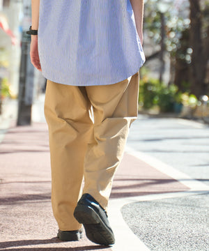 ベージュ モデル：172cm L着用