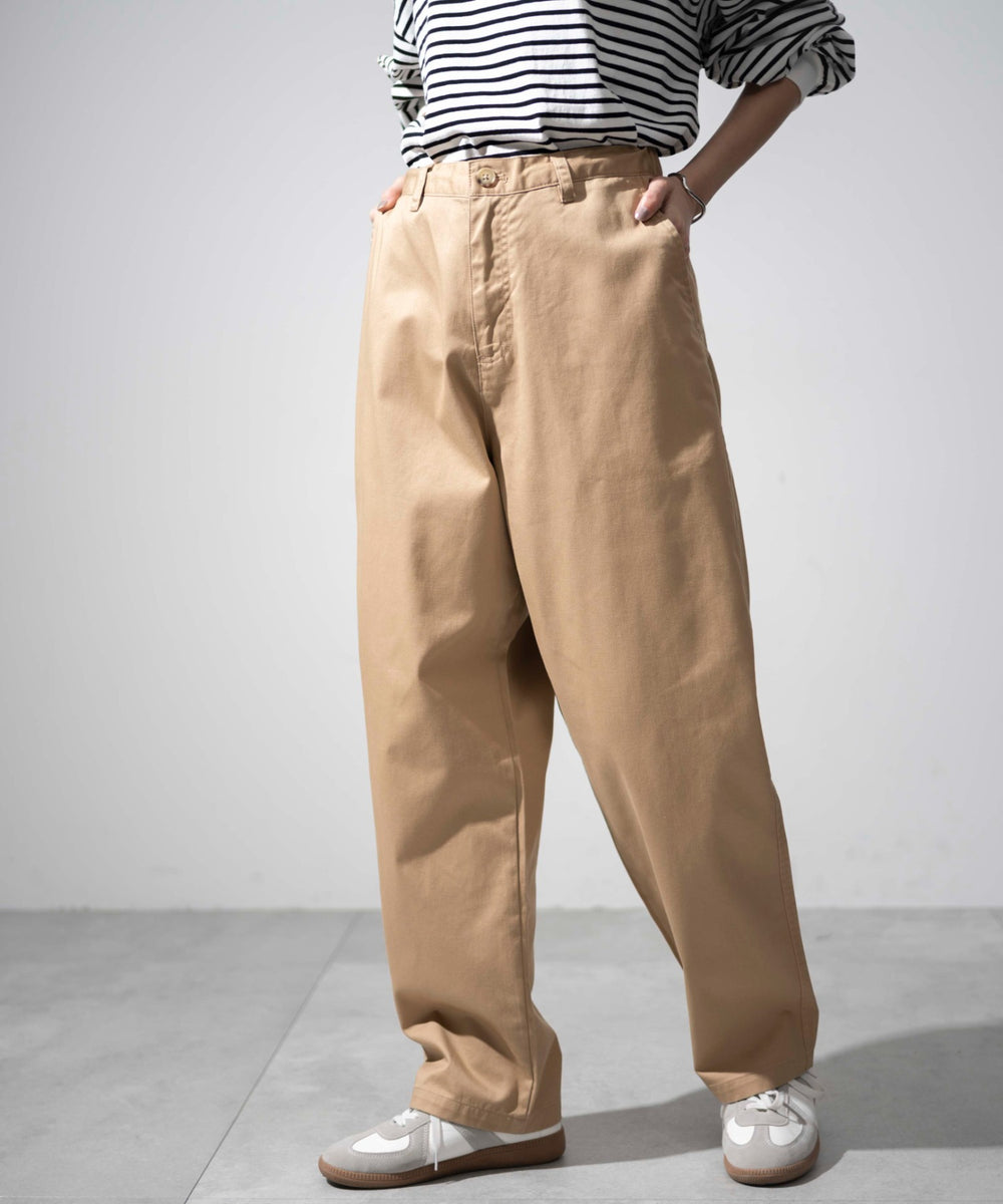 ベージュ モデル：161cm S着用