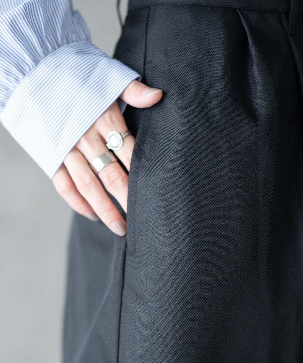 ハイウエストセンタープレスワイドパンツ