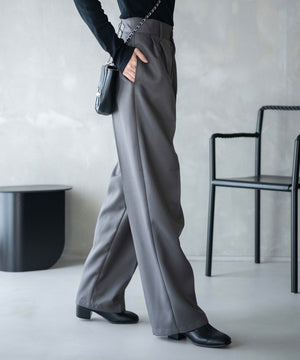 グレー　モデル：161㎝ L着用