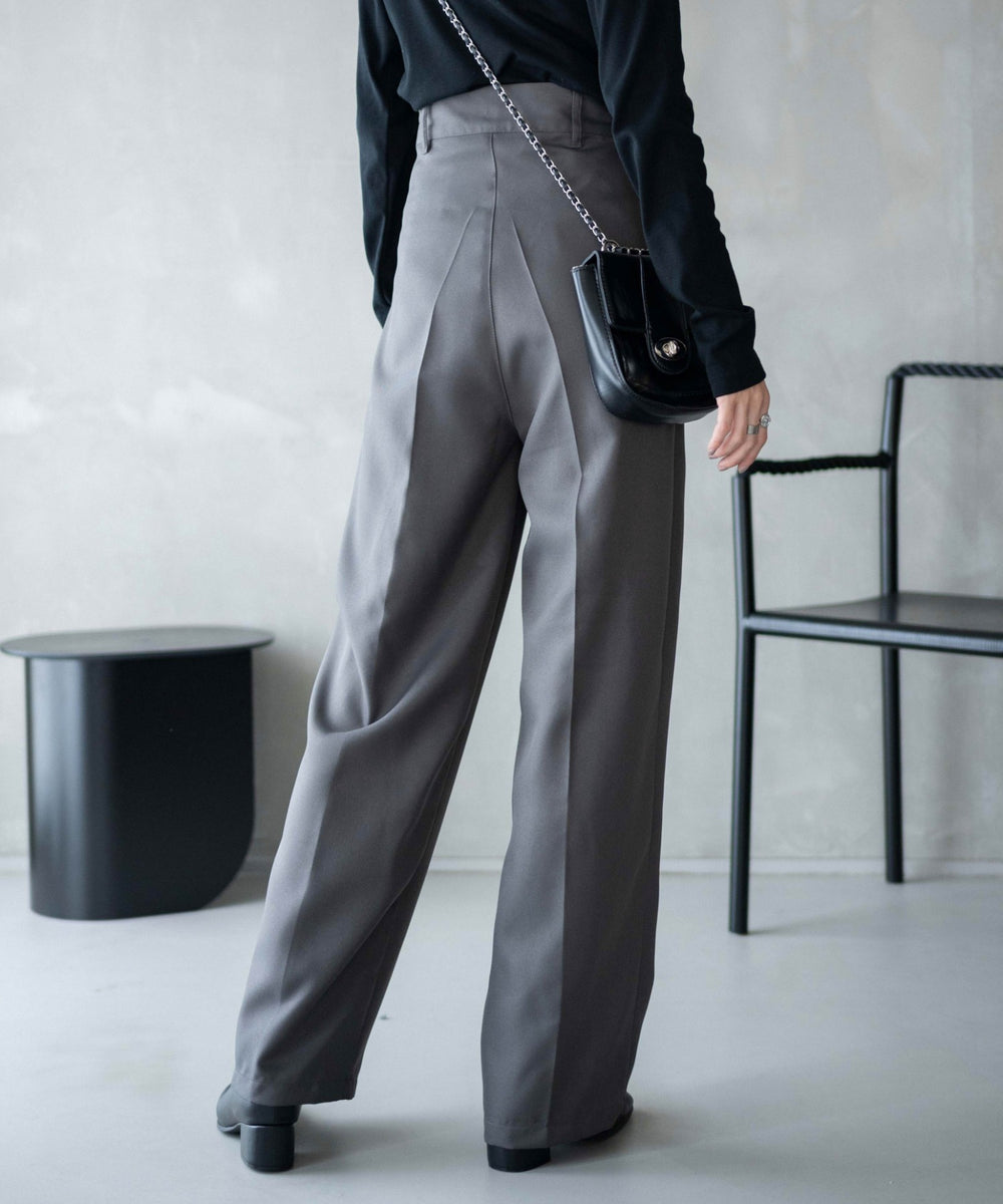 グレー　モデル：161㎝ L着用