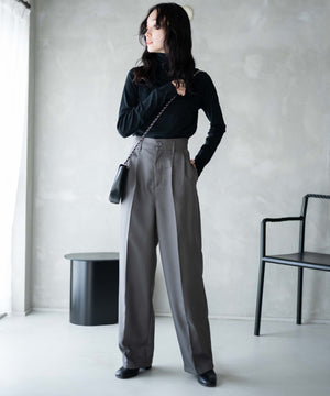 グレー　モデル：161㎝ L着用