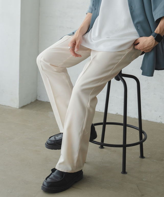 ホワイトアイボリー モデル : 175cm L着用