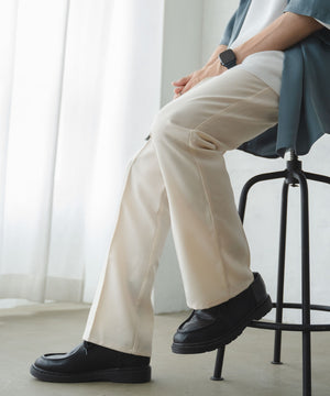 ホワイトアイボリー モデル : 175cm L着用