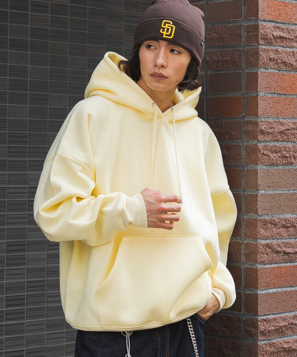 Lイエロー モデル：182cm L着用