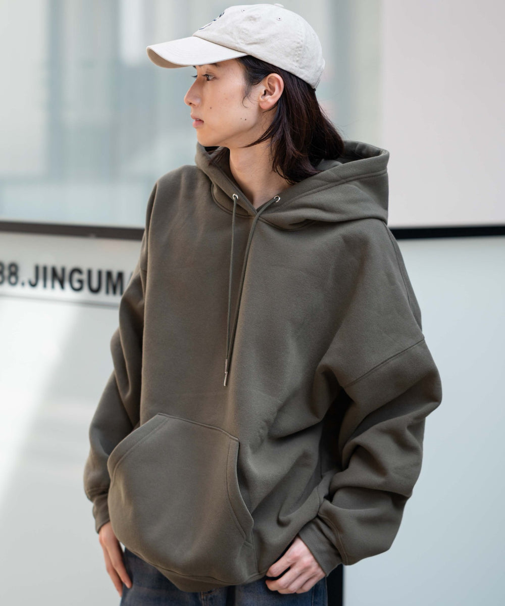 カーキ モデル：175cm L着用