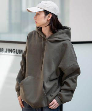 カーキ モデル：175cm L着用