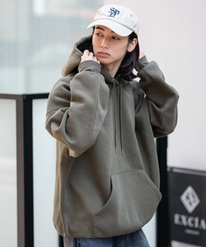 カーキ モデル：175cm L着用