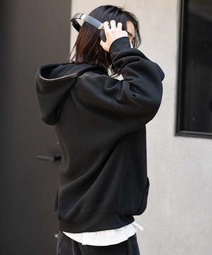 ブラック モデル：175cm L着用