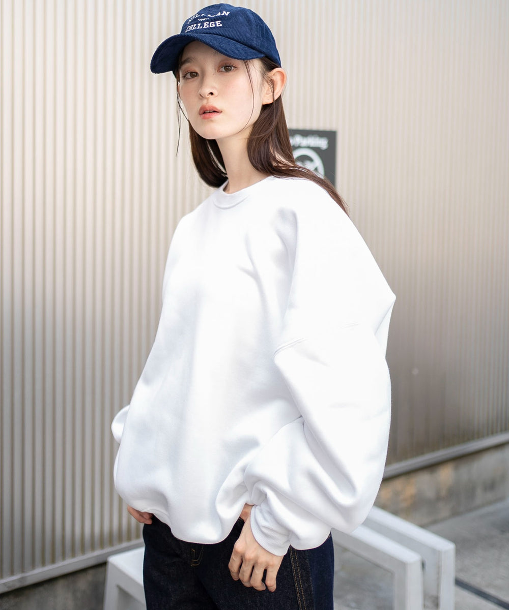 ホワイト　モデル：163cm M着用