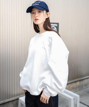 ホワイト　モデル：163cm M着用