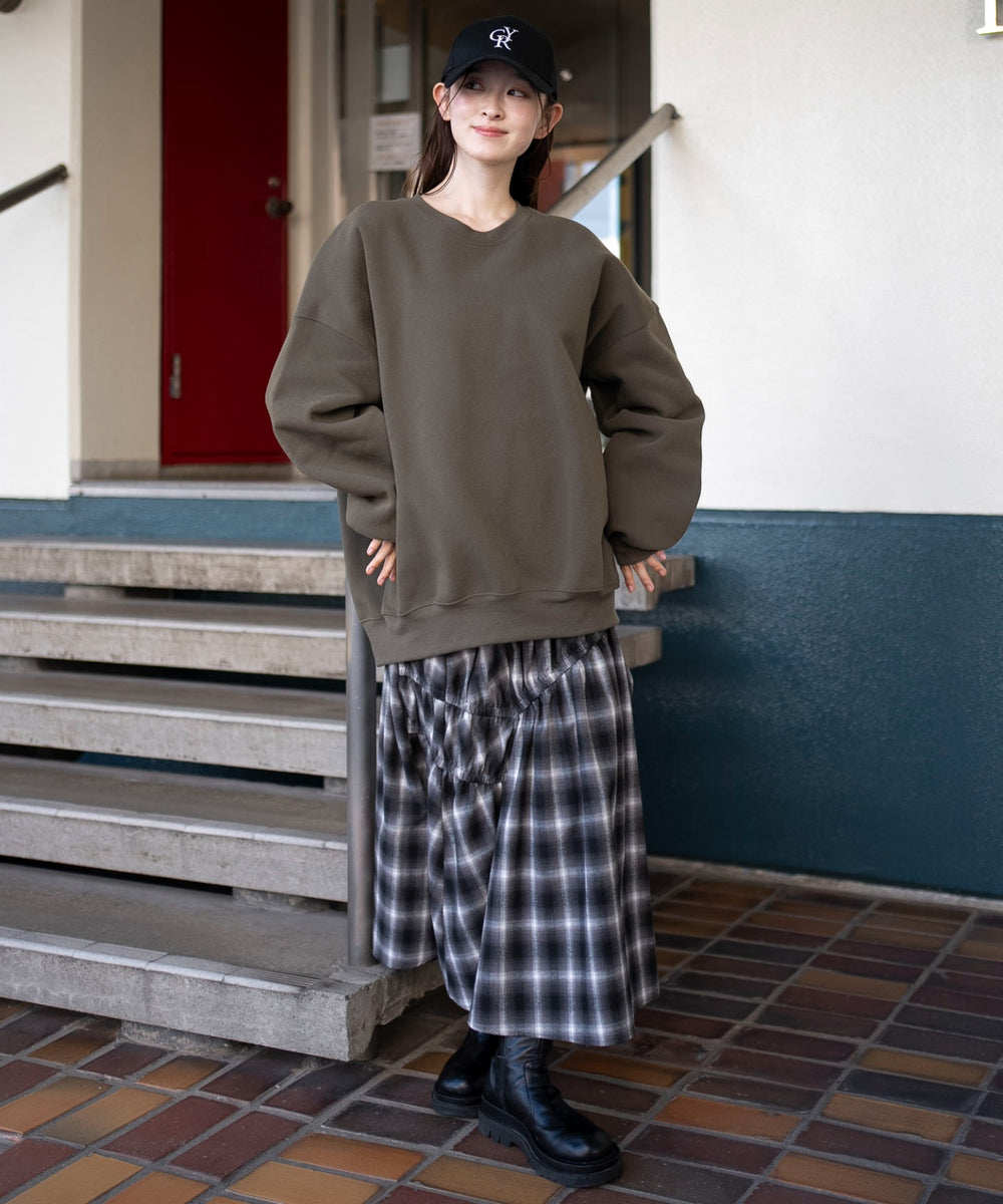 カーキ　モデル：163cm M着用