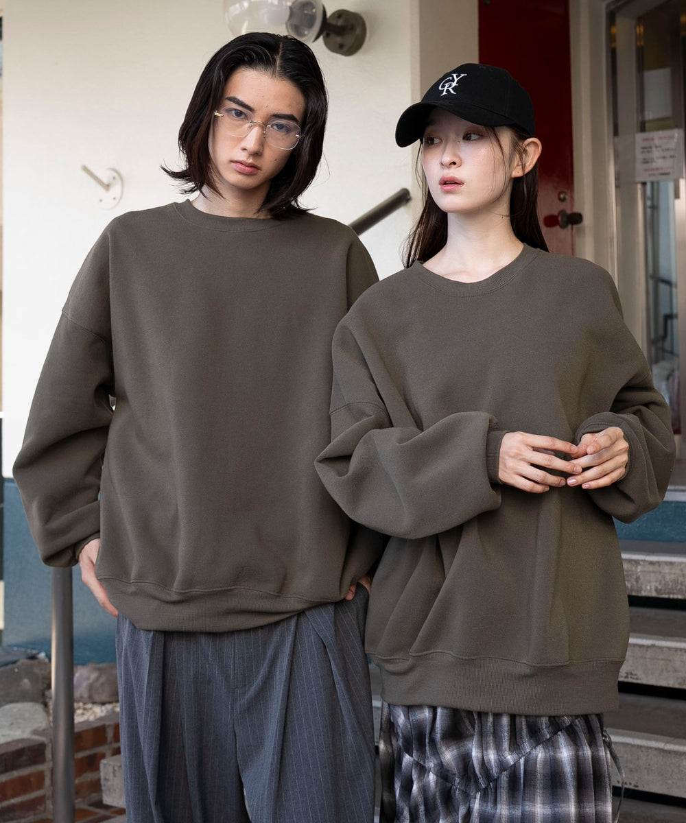 カーキ　モデル：163cm M着用