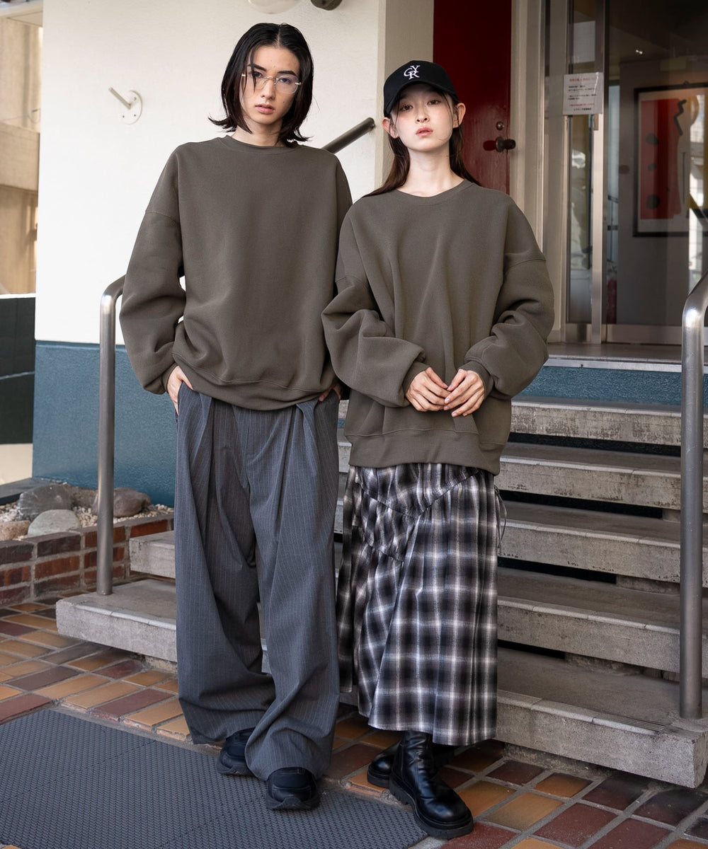 カーキ　モデル：163cm M着用