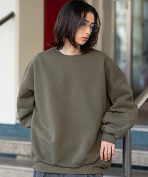 カーキ モデル：175cm L着用