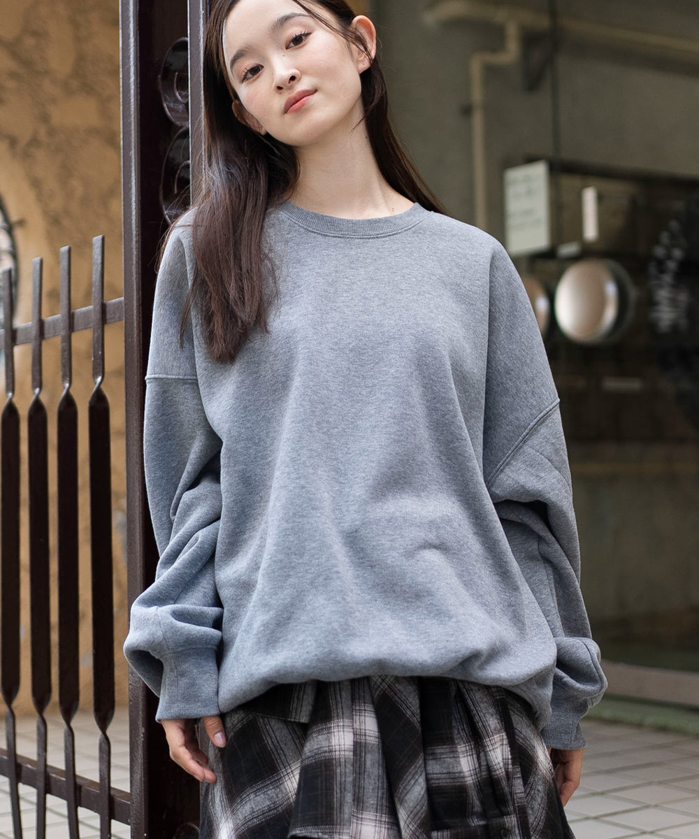 グレーソノタ　モデル：163cm M着用