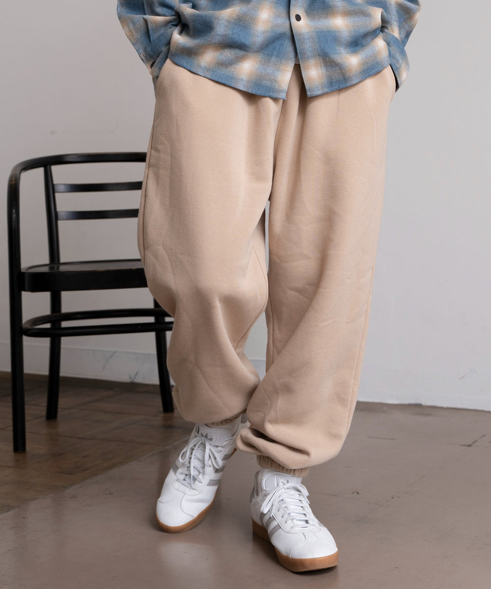 ベージュソノタ モデル：180cm L着用