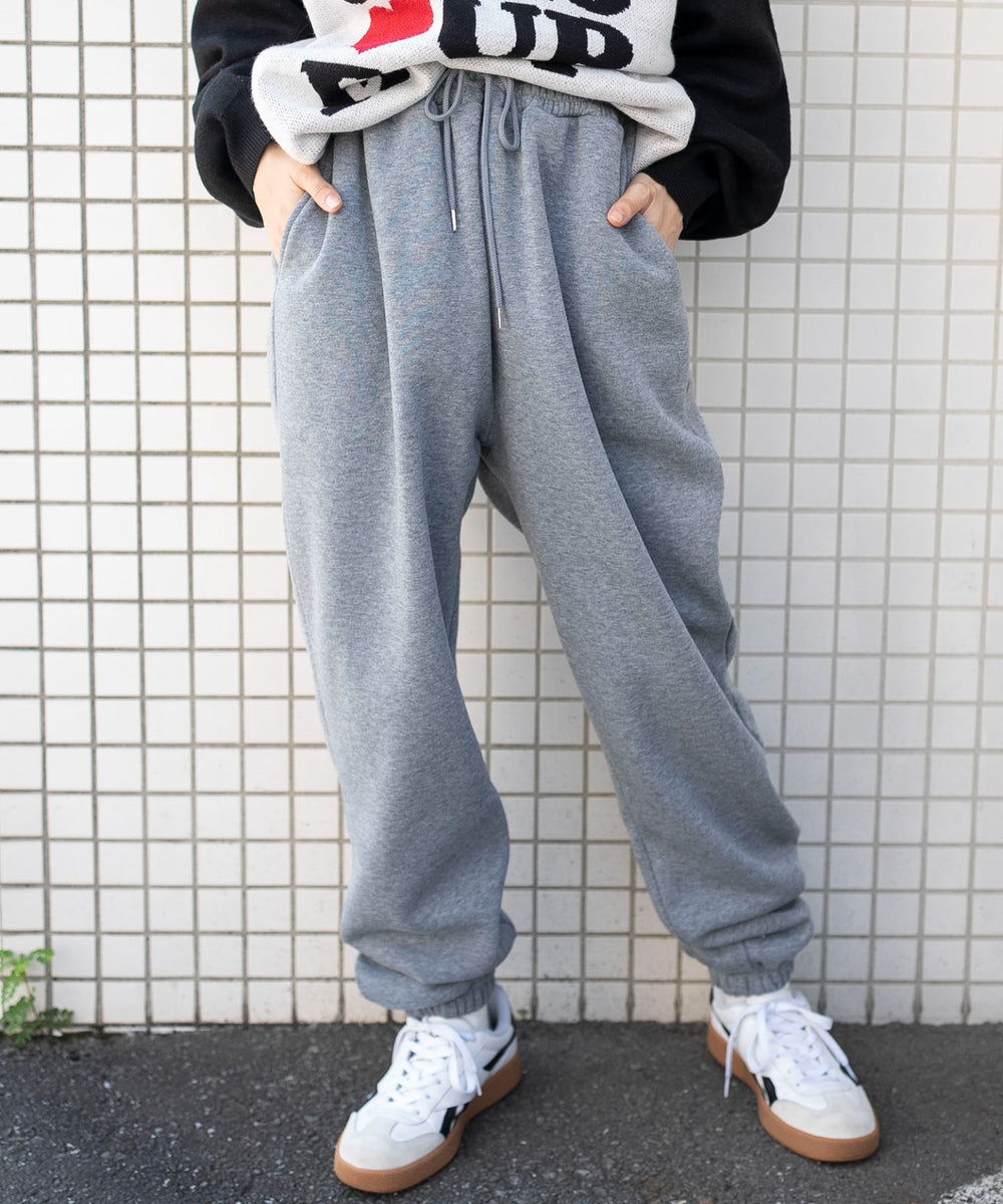 グレーソノタ　モデル：163cm M着用