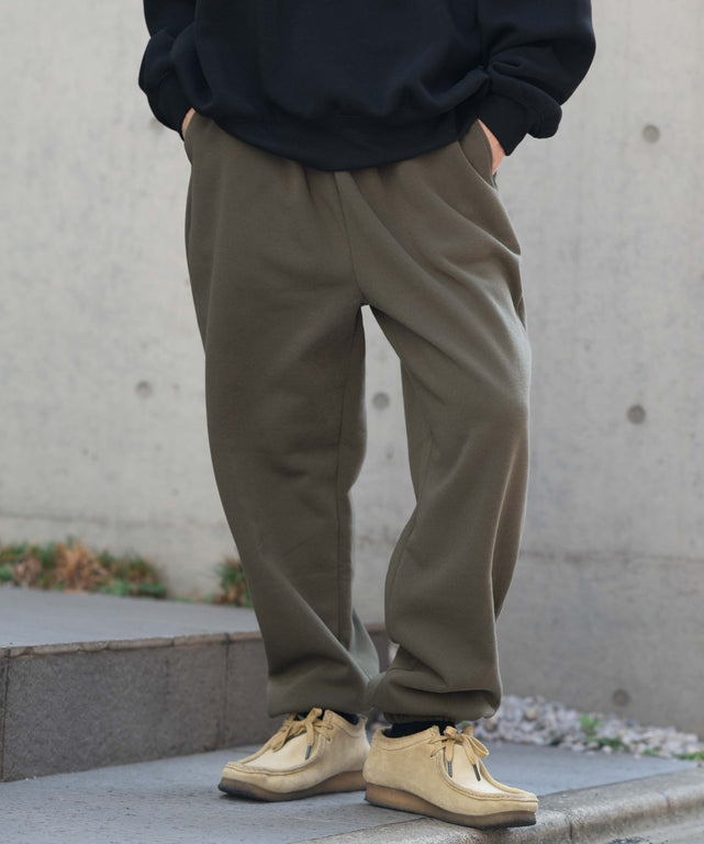 カーキ モデル：175cm L着用